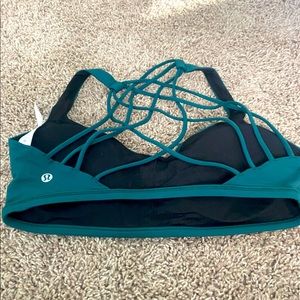Lululemon size 10 free to be wild size 10